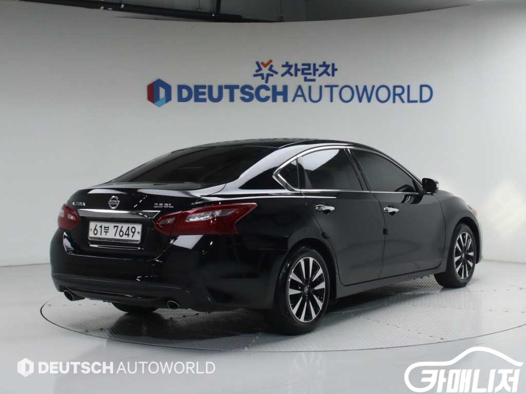 닛산 알티마 2.5 스마트 썸네일 2