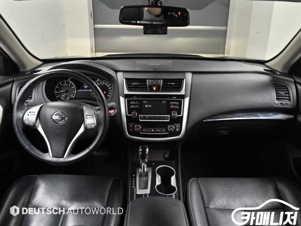 닛산 알티마 2.5 스마트 썸네일 7