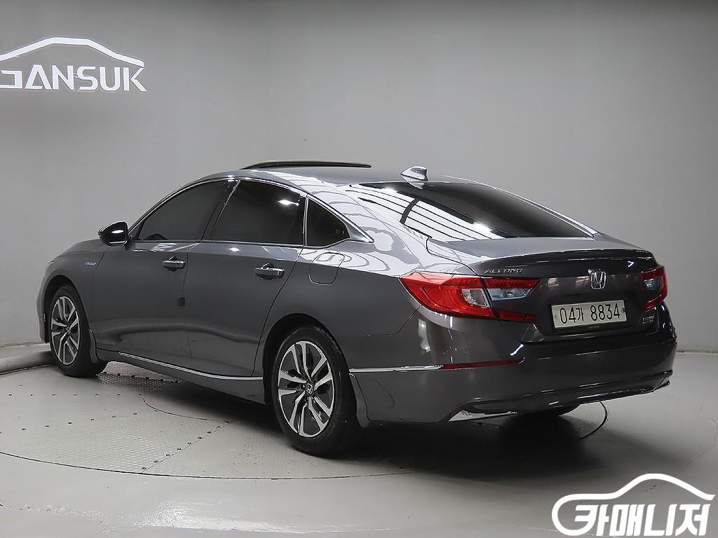 혼다 어코드(10세대) 2.0 하이브리드 투어링 썸네일 3