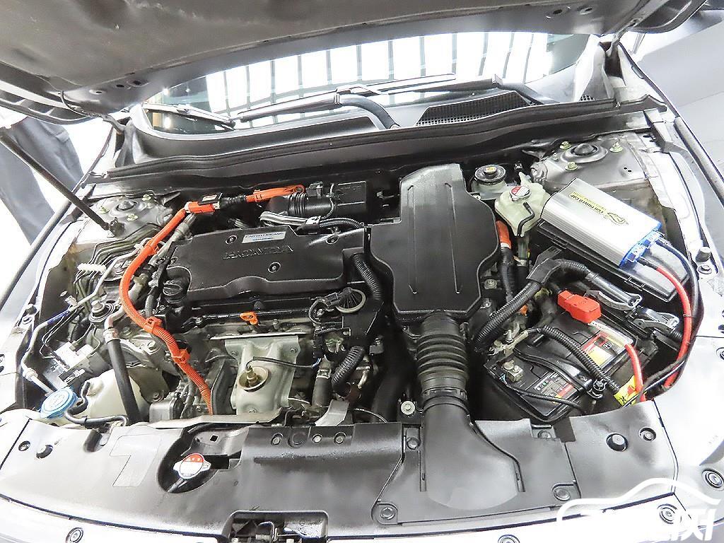 혼다 어코드(10세대) 2.0 하이브리드 투어링 썸네일 7