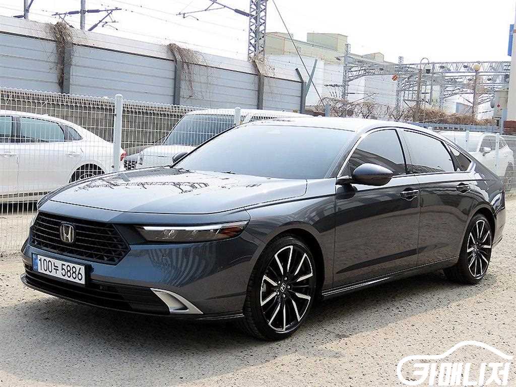 혼다 어코드(11세대) 2.0 하이브리드 투어링