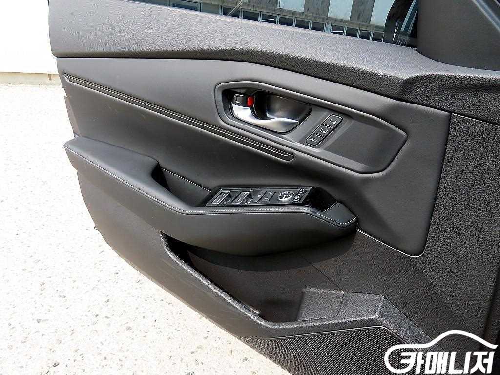 혼다 어코드(11세대) 2.0 하이브리드 투어링 썸네일 12