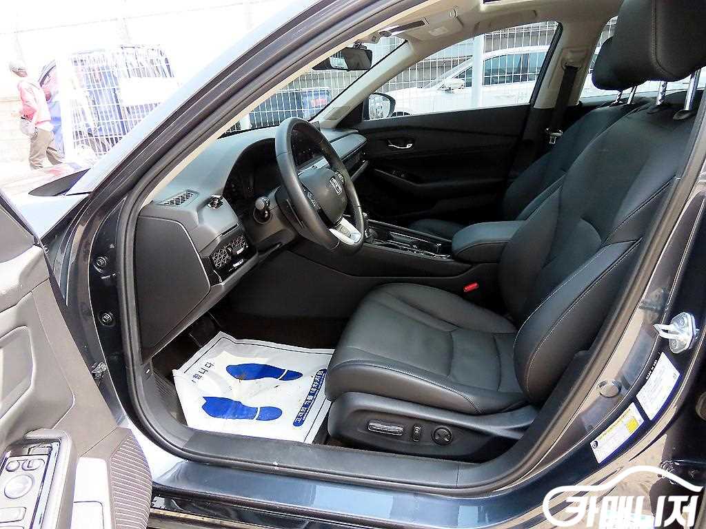 혼다 어코드(11세대) 2.0 하이브리드 투어링 썸네일 5