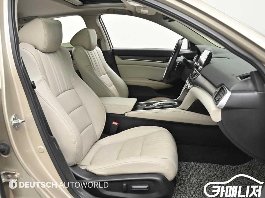 혼다 어코드(10세대) 2.0 하이브리드 EX-L 썸네일 9