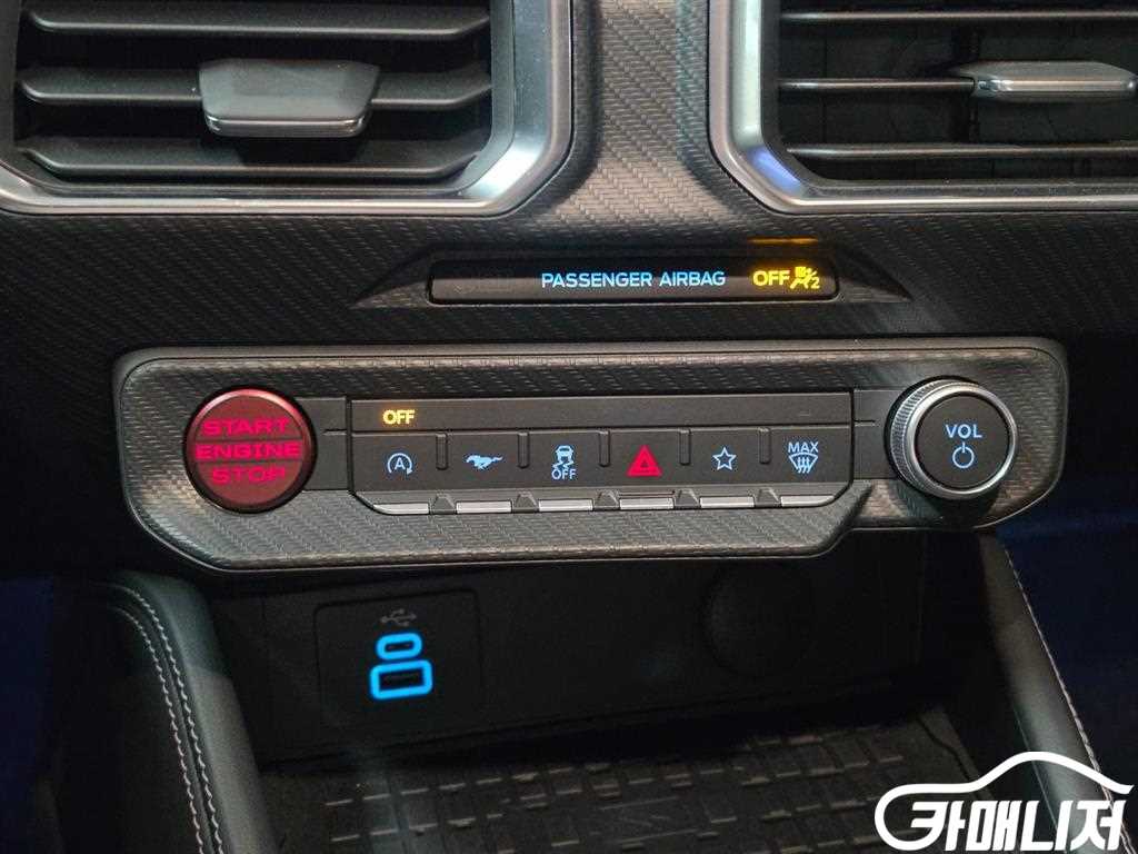 포드 머스탱 7세대 2.3 에코부스트 프리미엄 쿠페 썸네일 12