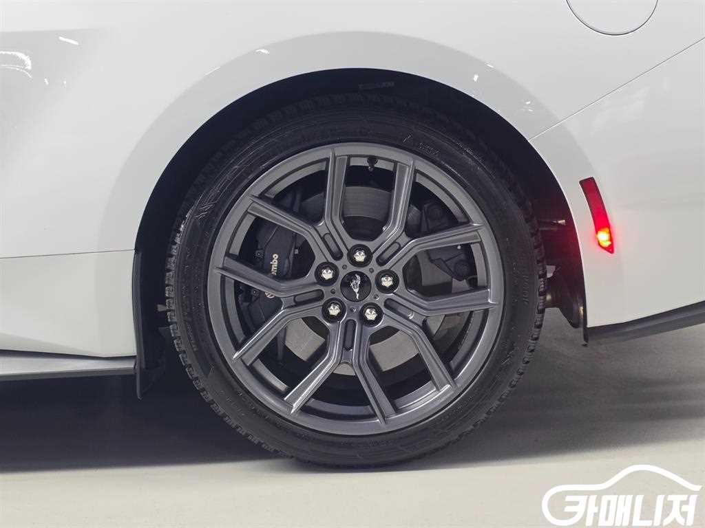 포드 머스탱 7세대 2.3 에코부스트 프리미엄 쿠페 썸네일 5