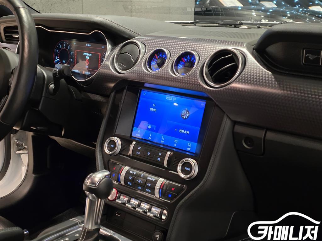 포드 머스탱 6세대 5.0 GT 컨버터블 썸네일 8