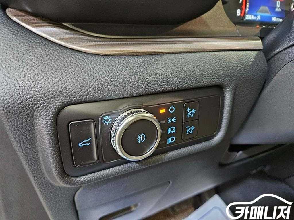 포드 익스플로러 6세대 2.3 AWD 리미티드 썸네일 12