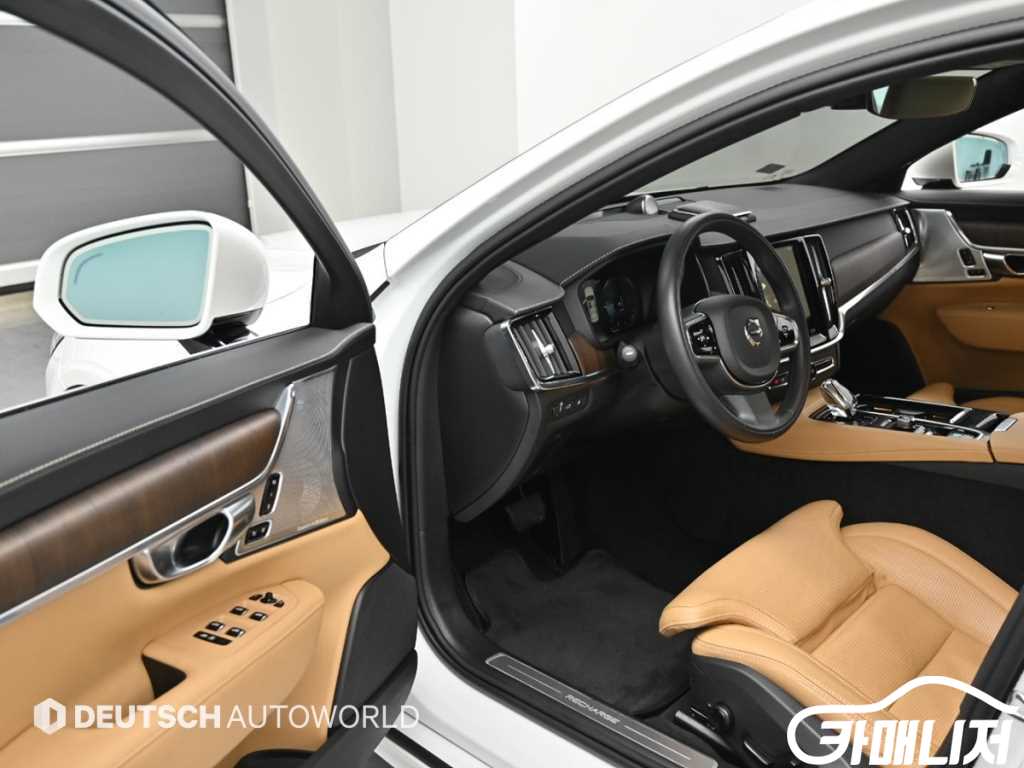 볼보 S90 T8 AWD 인스크립션 썸네일 11