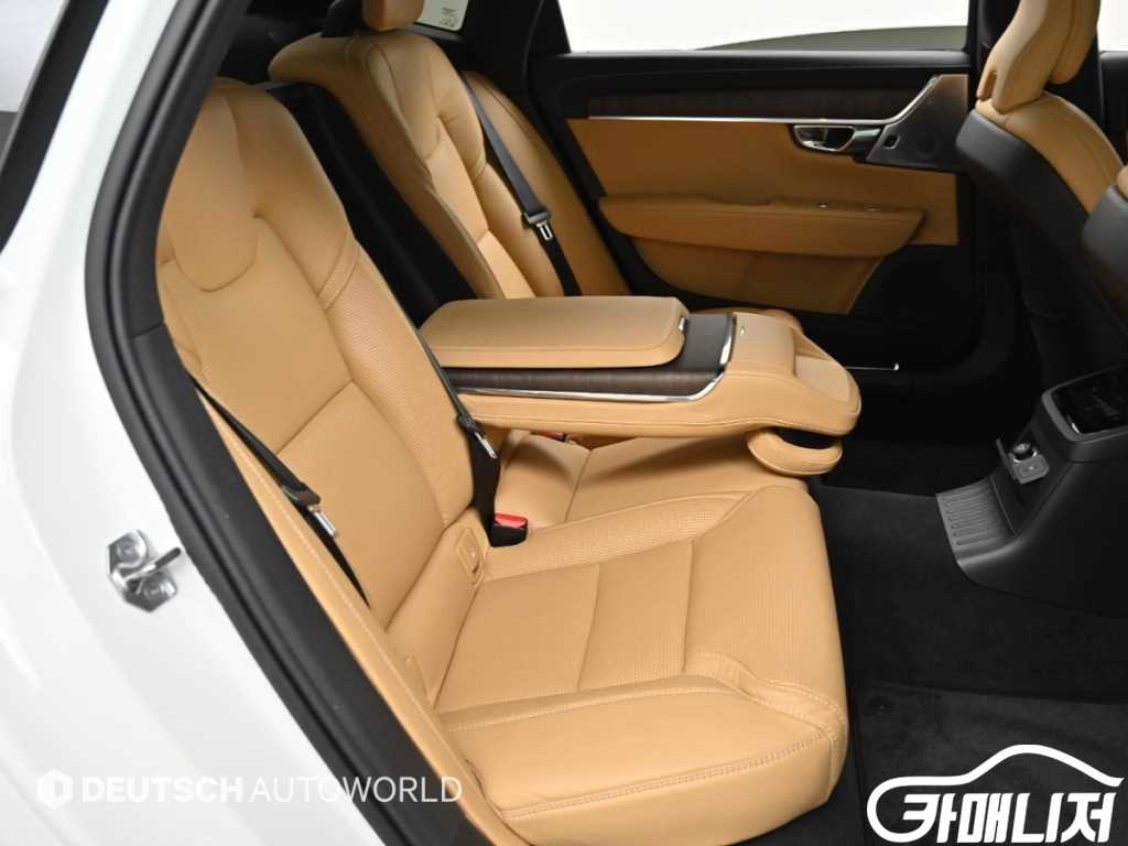 볼보 S90 T8 AWD 인스크립션 썸네일 12
