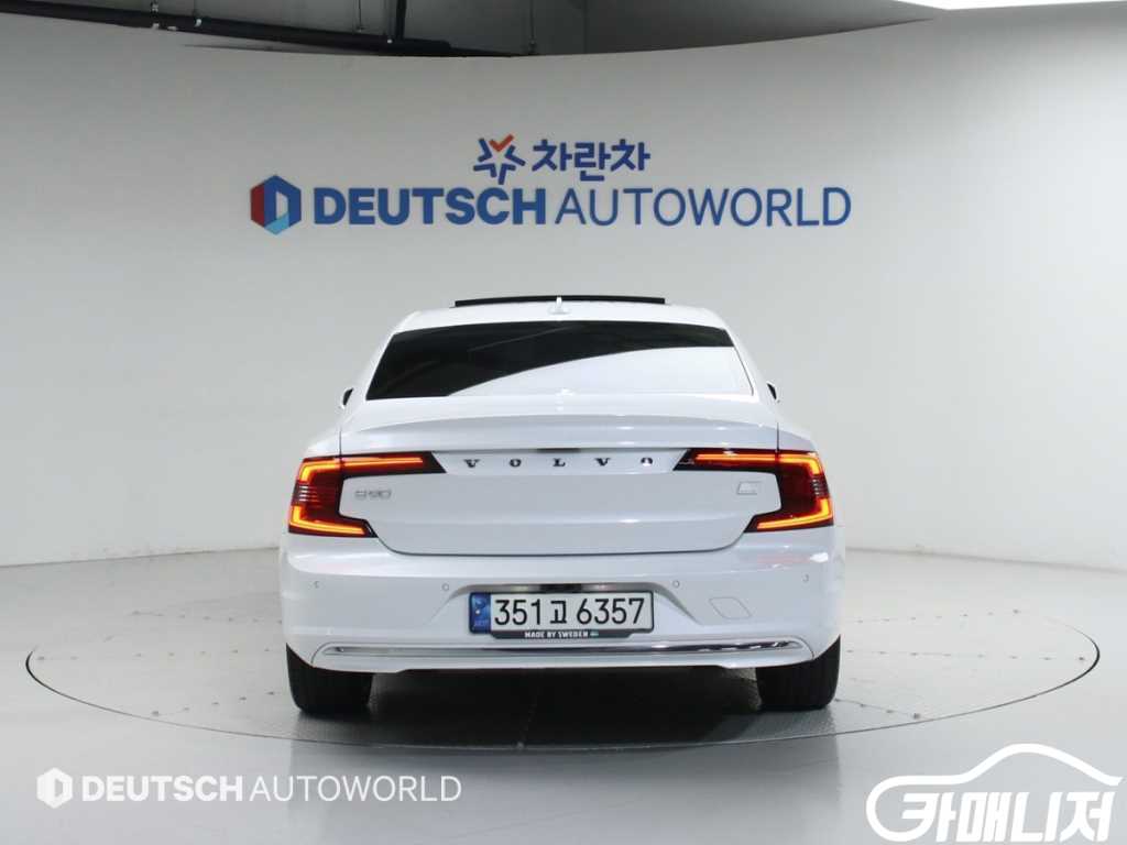 볼보 S90 T8 AWD 인스크립션 썸네일 4
