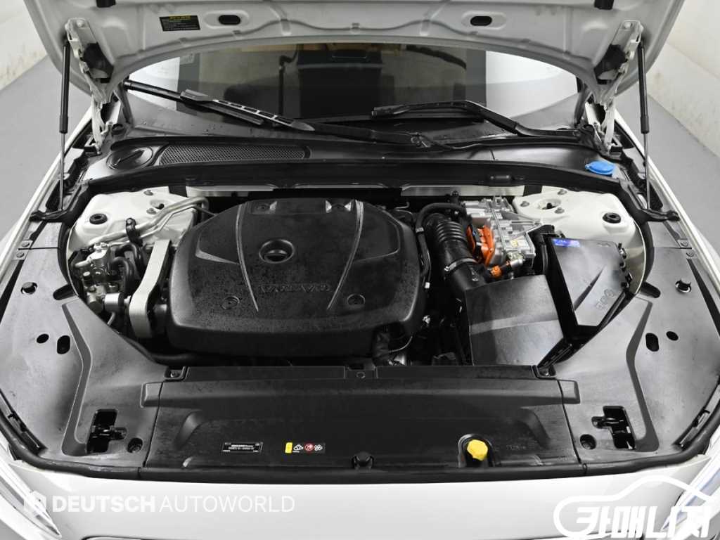 볼보 S90 T8 AWD 인스크립션 썸네일 6