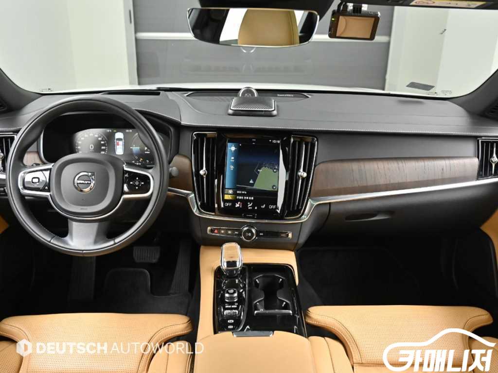 볼보 S90 T8 AWD 인스크립션 썸네일 7