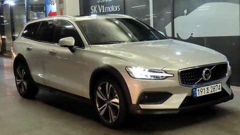 볼보 V60 크로스 컨트리 2세대 2.0 B5 프로 AWD