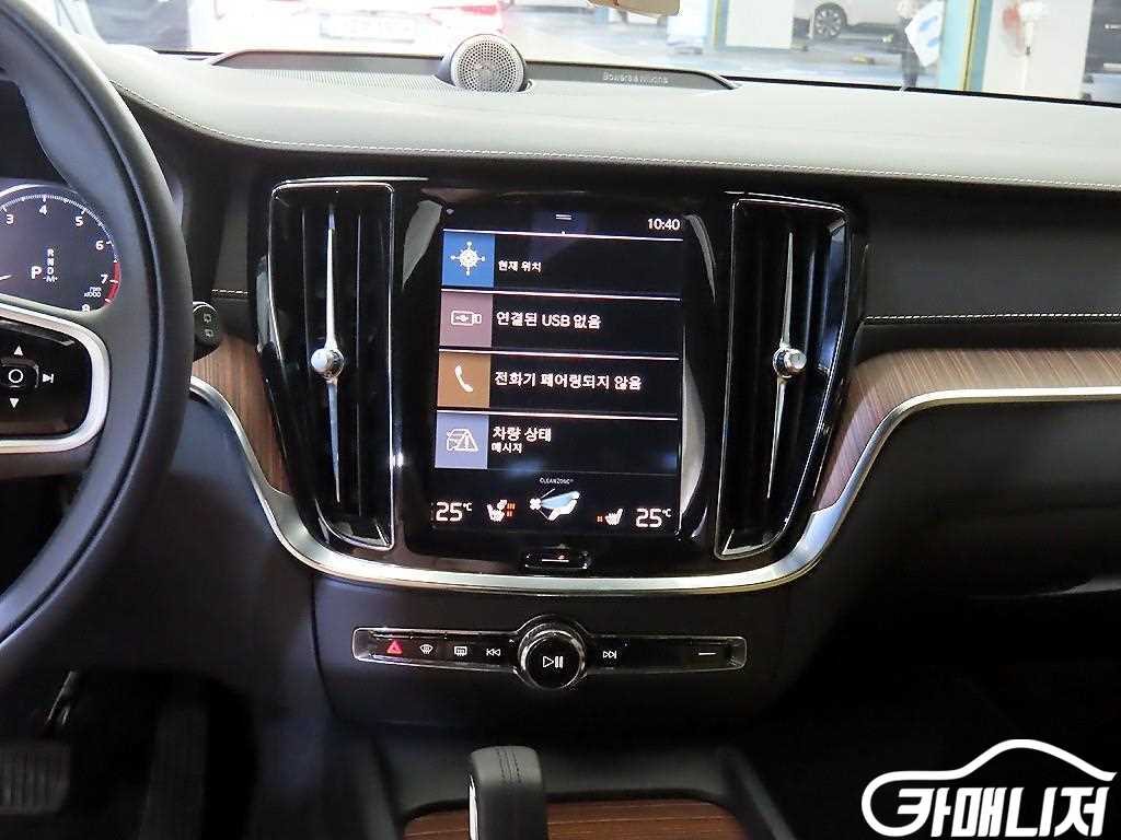 볼보 V60 크로스 컨트리 2세대 2.0 B5 프로 AWD 썸네일 11