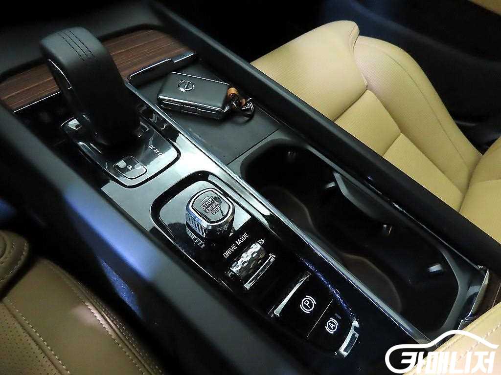 볼보 V60 크로스 컨트리 2세대 2.0 B5 프로 AWD 썸네일 12