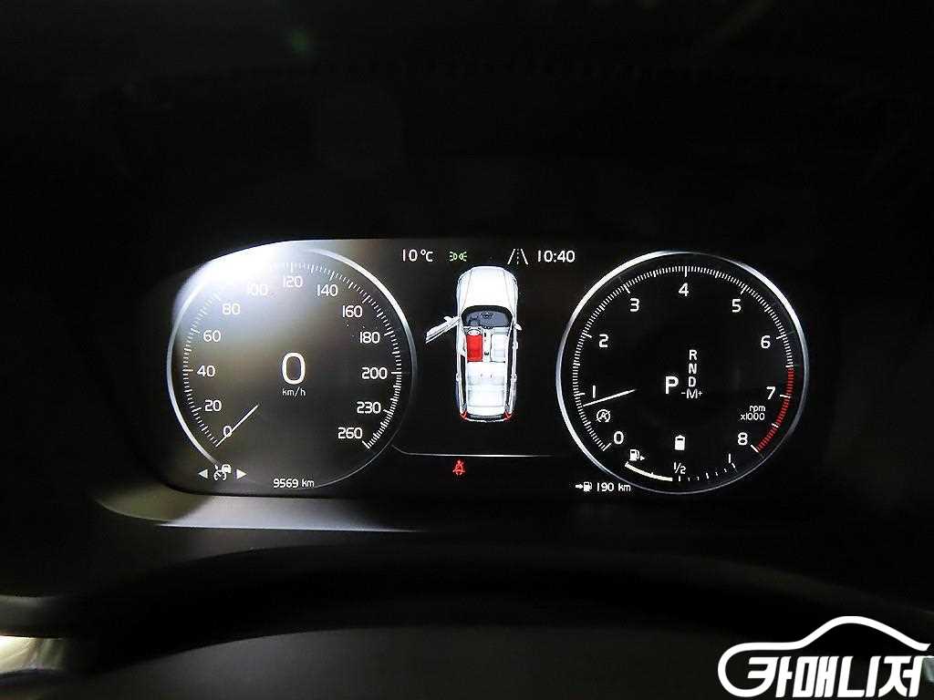 볼보 V60 크로스 컨트리 2세대 2.0 B5 프로 AWD 썸네일 9