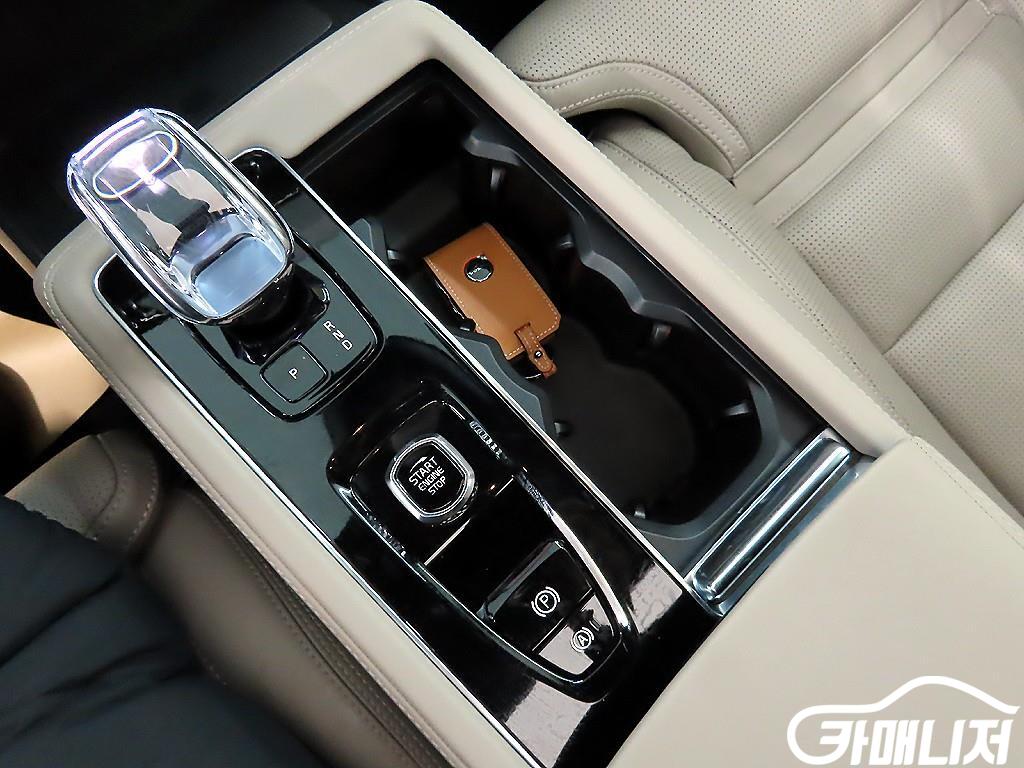 볼보 XC90 2세대 2.0 B6 AWD 썸네일 10