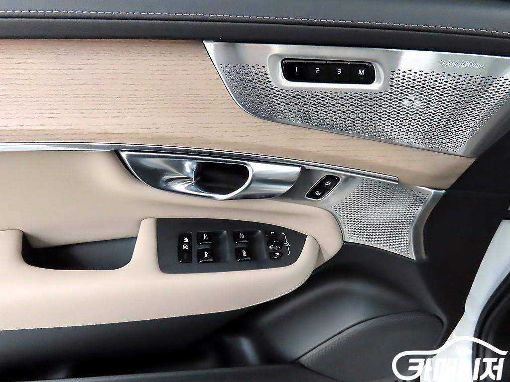 볼보 XC90 2세대 2.0 B6 AWD 썸네일 11