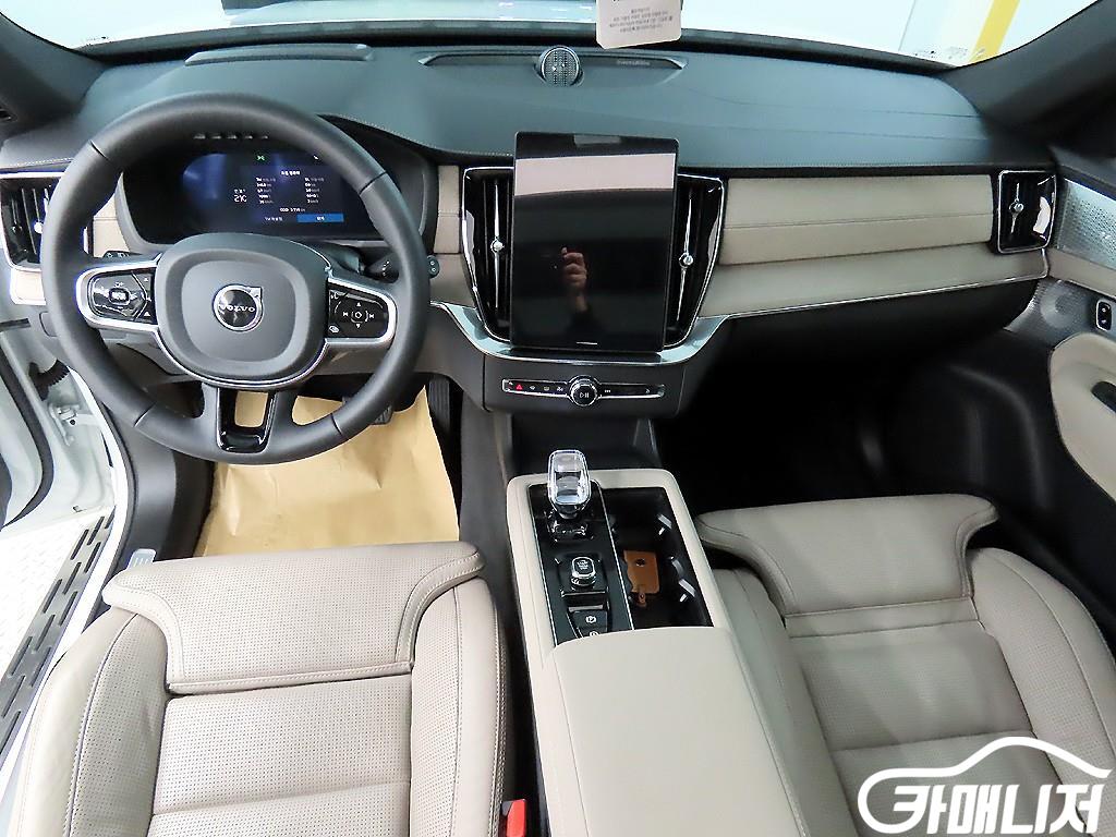 볼보 XC90 2세대 2.0 B6 AWD 썸네일 7