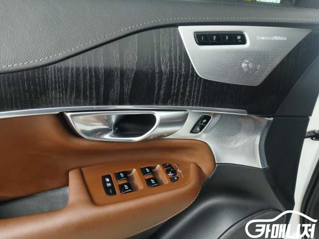 볼보 XC90 2세대 2.0 T8 AWD 썸네일 10