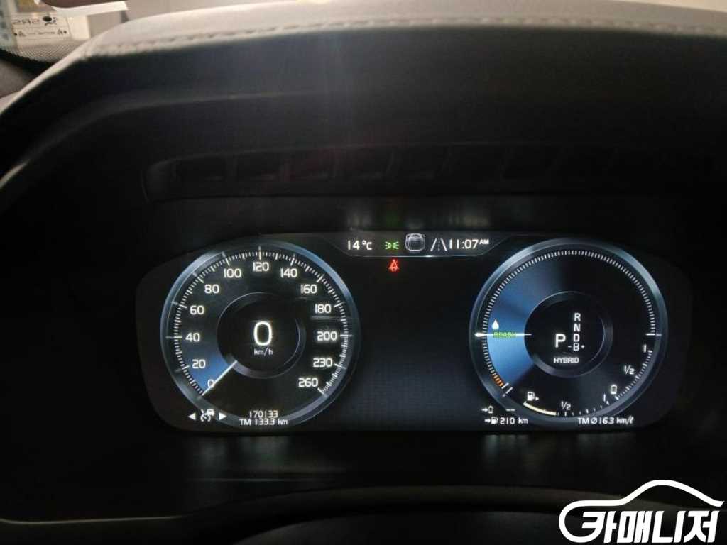 볼보 XC90 2세대 2.0 T8 AWD 썸네일 9