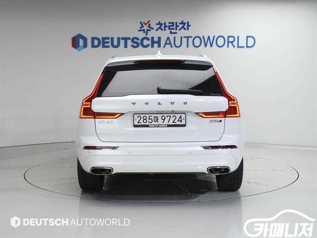 볼보 XC60(2세대) D5 AWD 인스크립션 썸네일 4