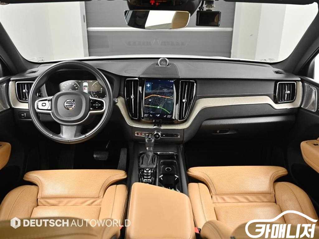 볼보 XC60(2세대) D5 AWD 인스크립션 썸네일 7