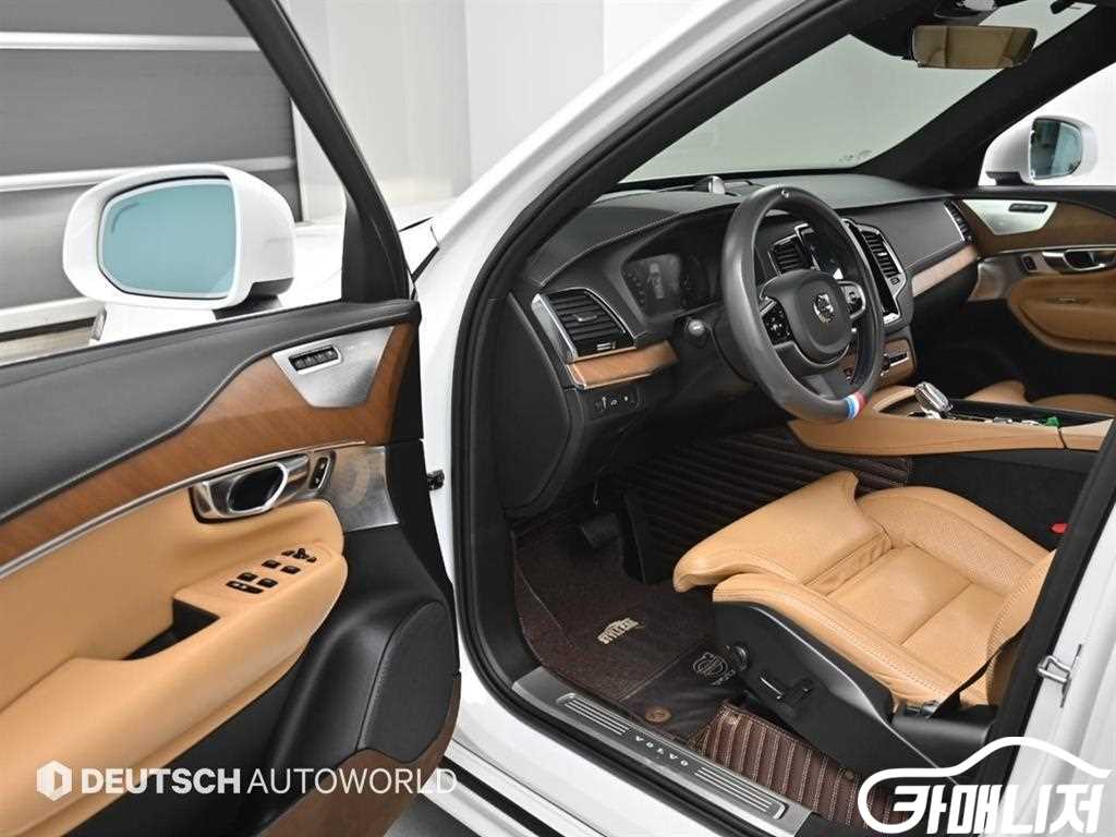 볼보 XC90 2세대 2.0 T8 AWD 썸네일 11