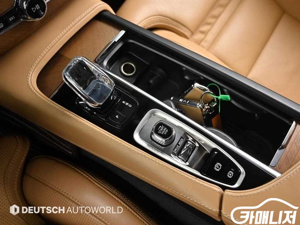 볼보 XC90 2세대 2.0 T8 AWD 썸네일 9