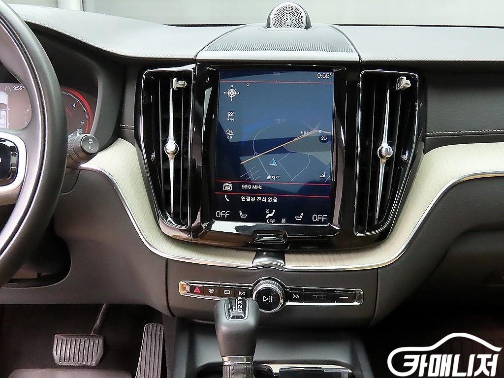 볼보 XC60(2세대) B5 AWD 인스크립션 썸네일 12