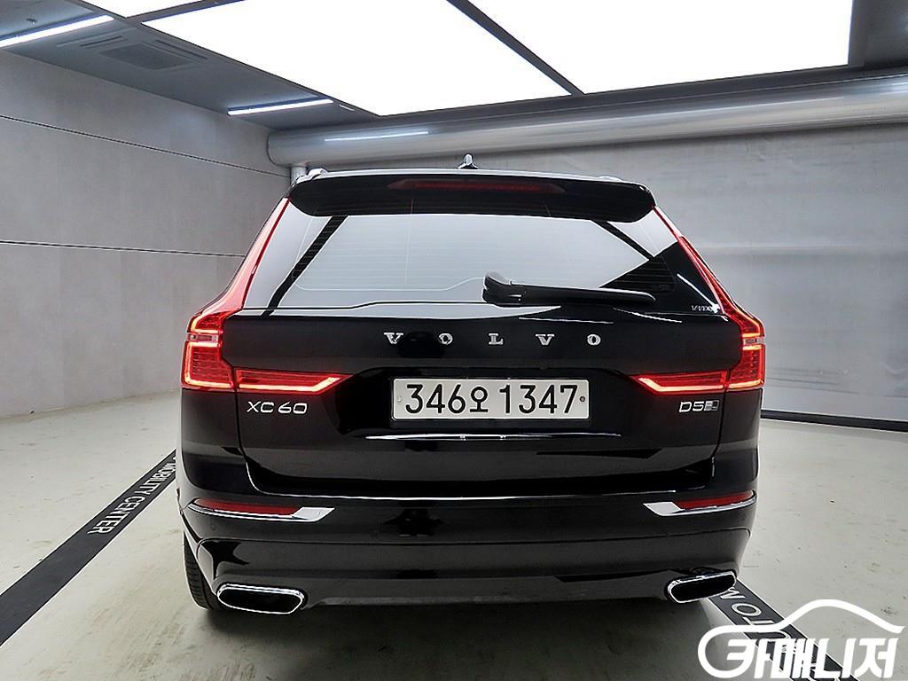 볼보 XC60(2세대) B5 AWD 인스크립션 썸네일 3