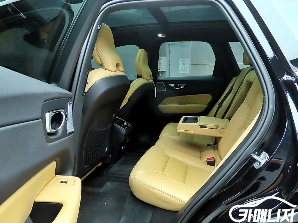 볼보 XC60(2세대) B5 AWD 인스크립션 썸네일 6