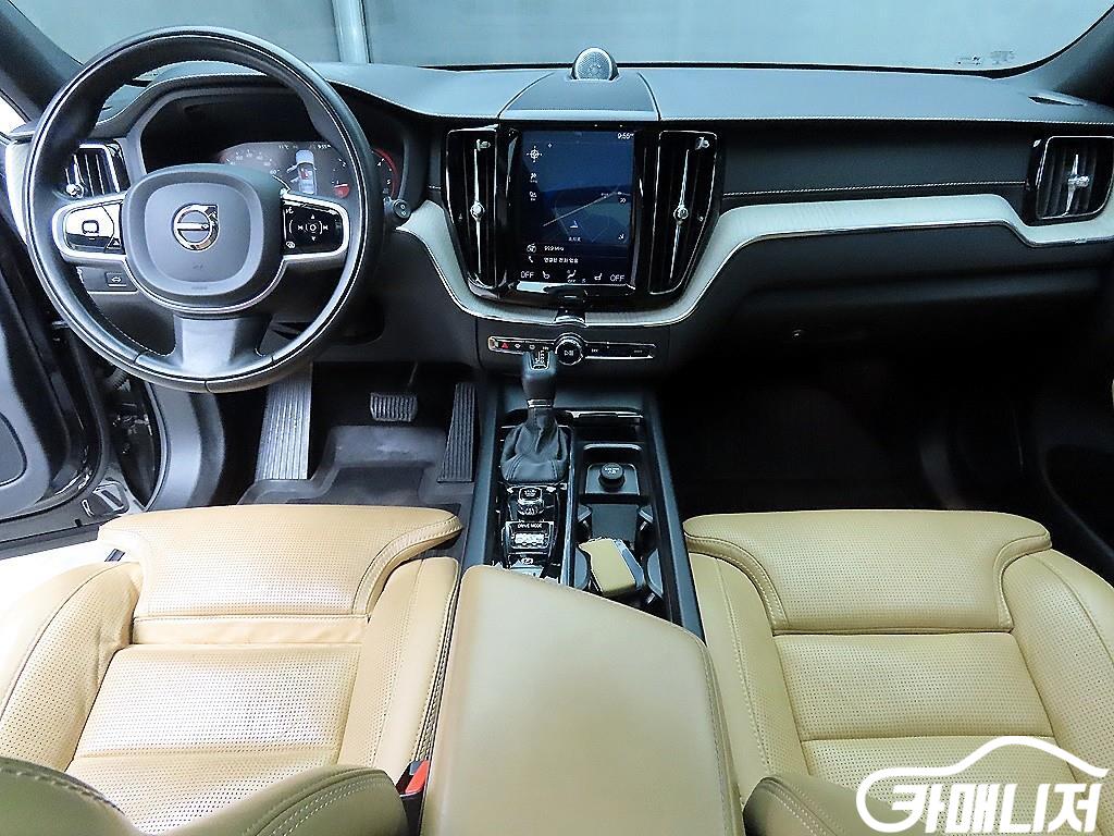 볼보 XC60(2세대) B5 AWD 인스크립션 썸네일 7