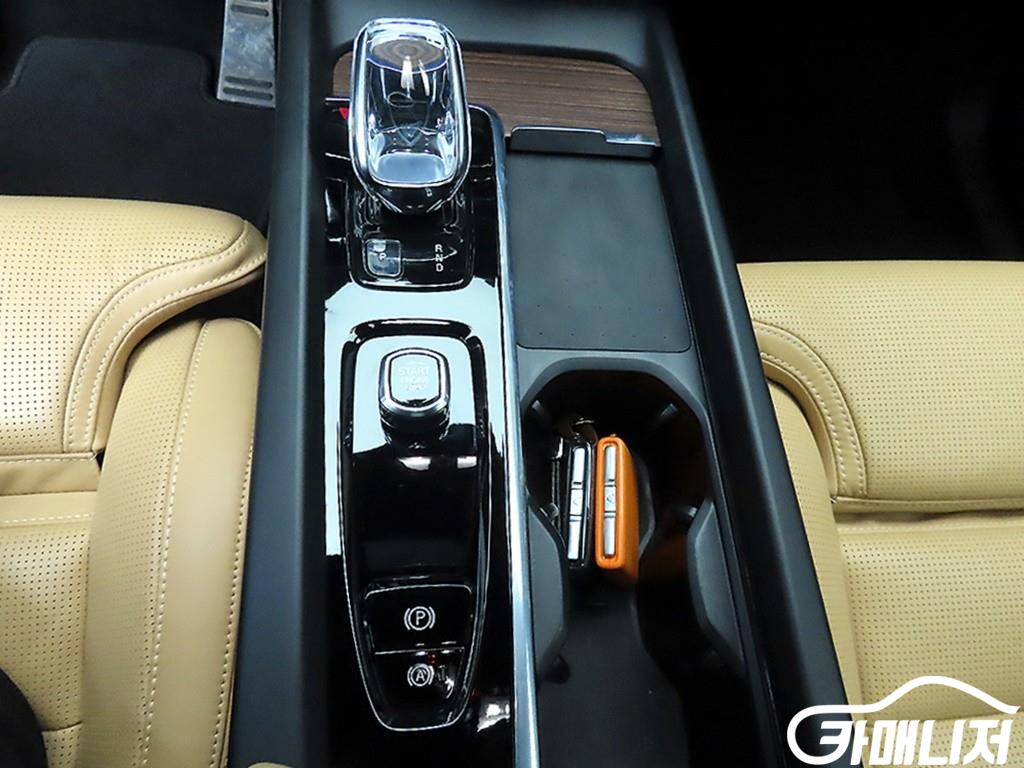 볼보 XC60(2세대) B5 AWD 인스크립션 썸네일 10