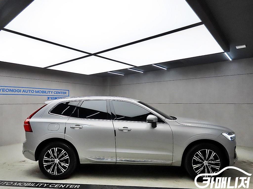볼보 XC60(2세대) B5 AWD 인스크립션 썸네일 2