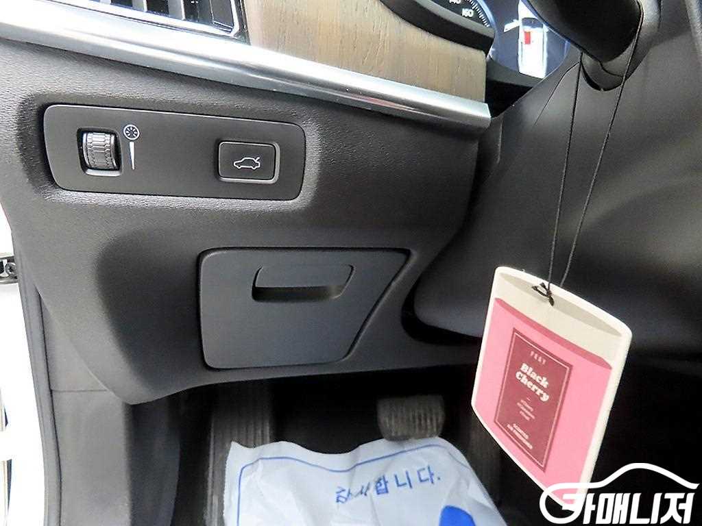 볼보 S90 B6 AWD 인스크립션 썸네일 12