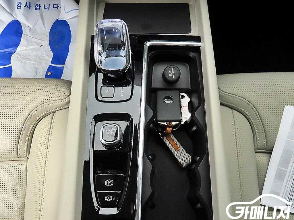 볼보 XC60(2세대) B5 AWD 울트라 브라이트 썸네일 10