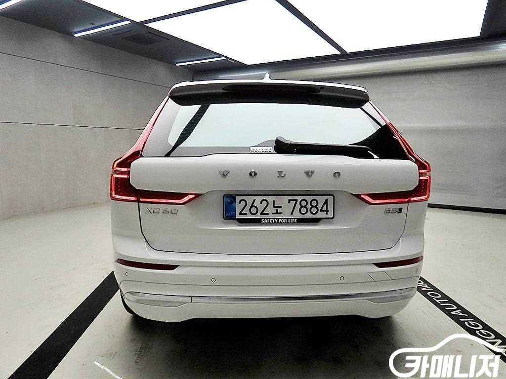 볼보 XC60(2세대) B5 AWD 울트라 브라이트 썸네일 3