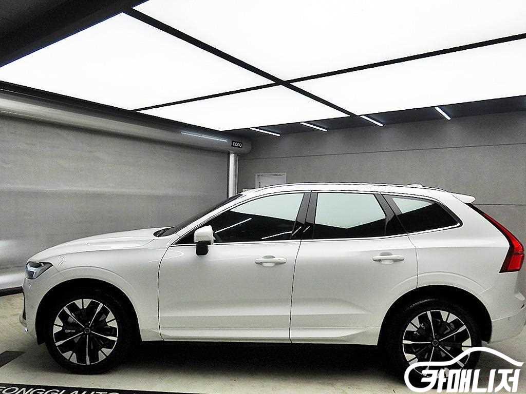 볼보 XC60(2세대) B5 AWD 울트라 브라이트 썸네일 4