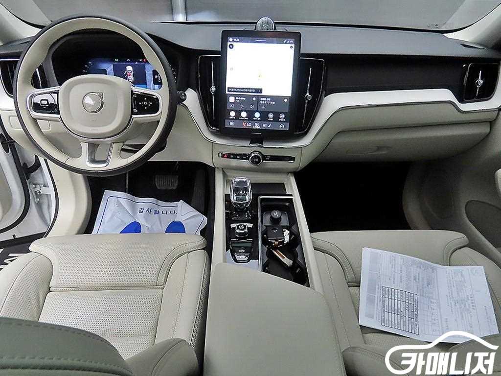 볼보 XC60(2세대) B5 AWD 울트라 브라이트 썸네일 7