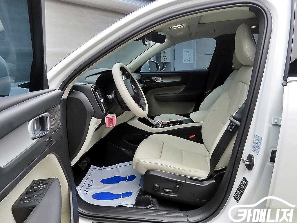 볼보 XC40 B4 AWD 울트라 브라이트 썸네일 5
