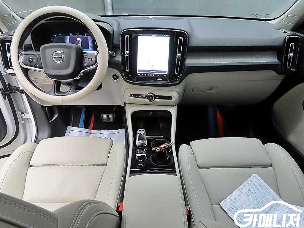 볼보 XC40 B4 AWD 울트라 브라이트 썸네일 7