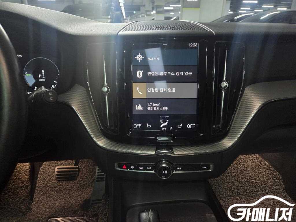 볼보 XC60(2세대) T8 AWD R-디자인 썸네일 10