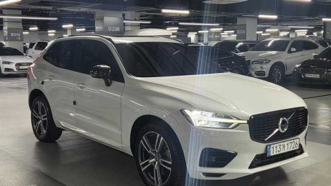 볼보 XC60(2세대) T8 AWD R-디자인