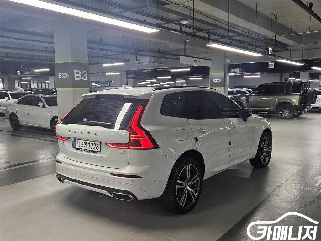 볼보 XC60(2세대) T8 AWD R-디자인 썸네일 6