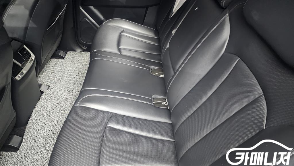 KG모빌리티(쌍용) 렉스턴 스포츠 칸 디젤 2.2 4WD 썸네일 5