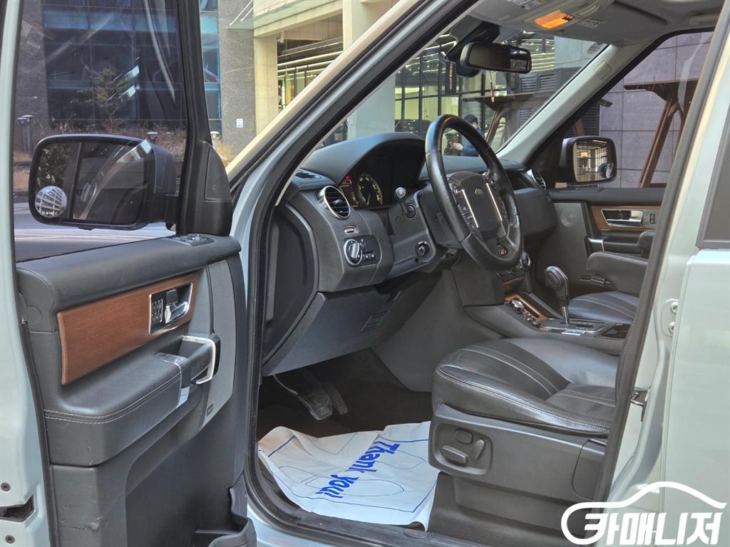 랜드로버 디스커버리4 3.0 TDV6 HSE 썸네일 6