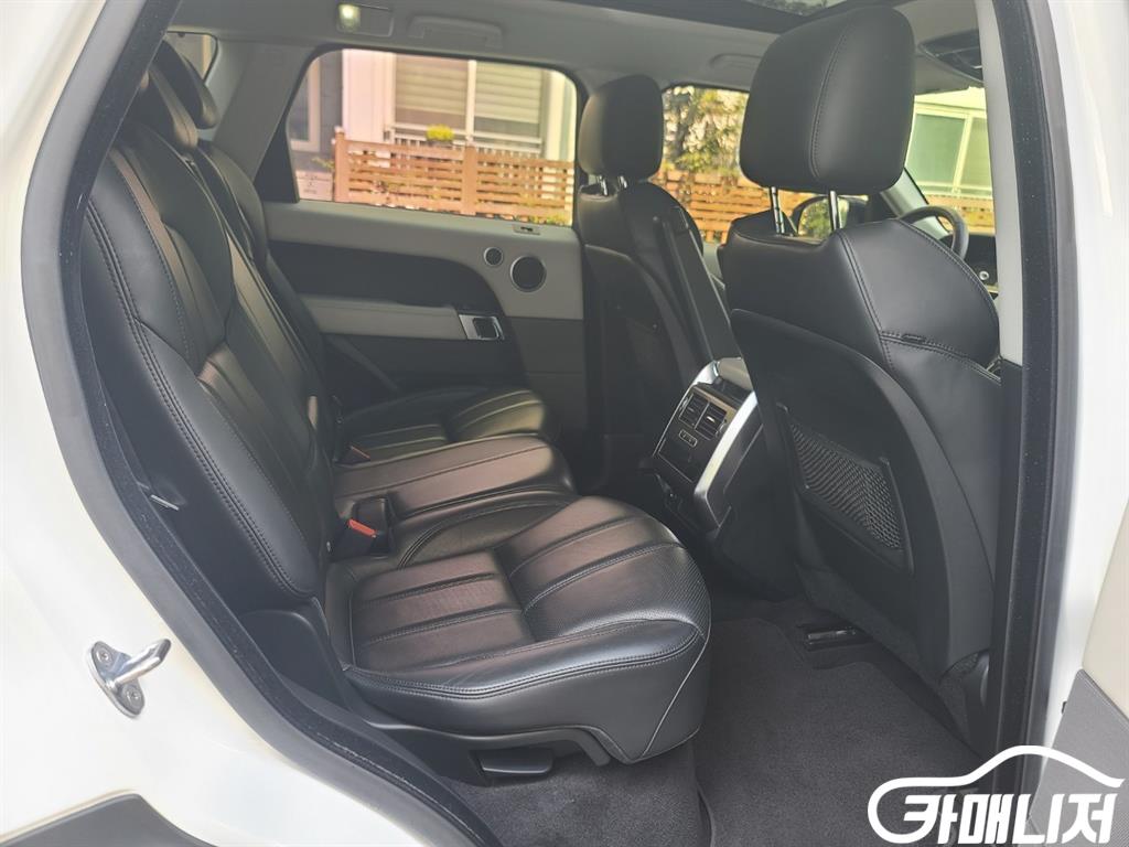 랜드로버 레인지로버 스포츠 2세대 3.0 SDV6 HSE 다이나믹 썸네일 9