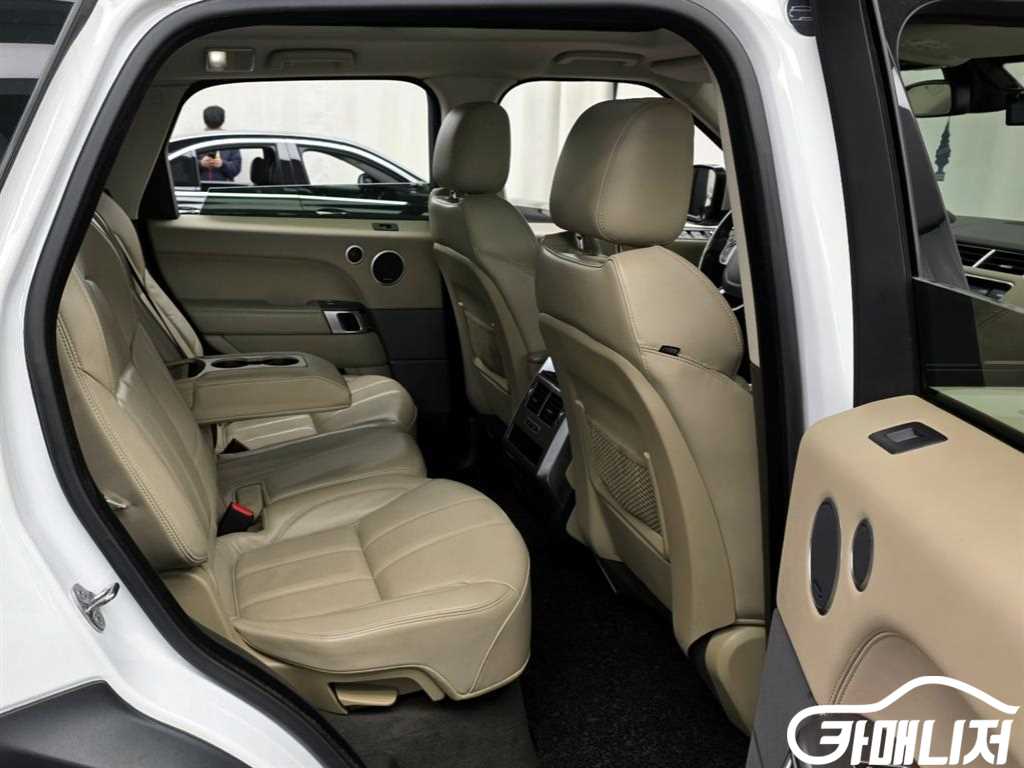 랜드로버 레인지로버 스포츠 2세대 3.0 SDV6 HSE 썸네일 12